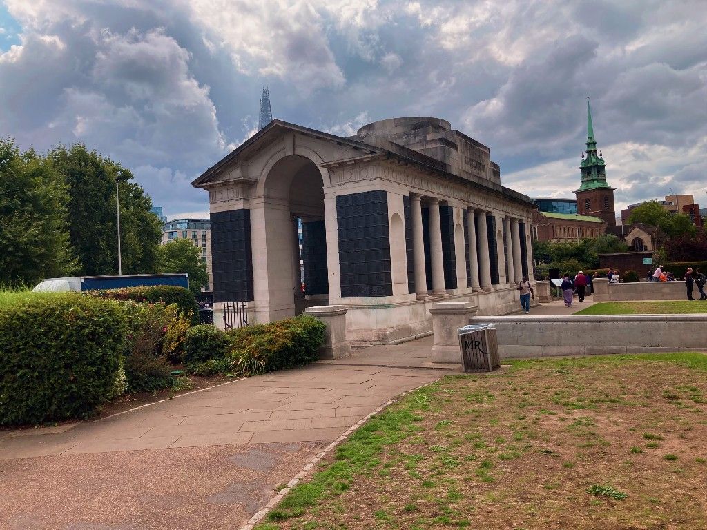 It’s a gentle stroll from Westminster Bridge to St Paul’s Cathedral
